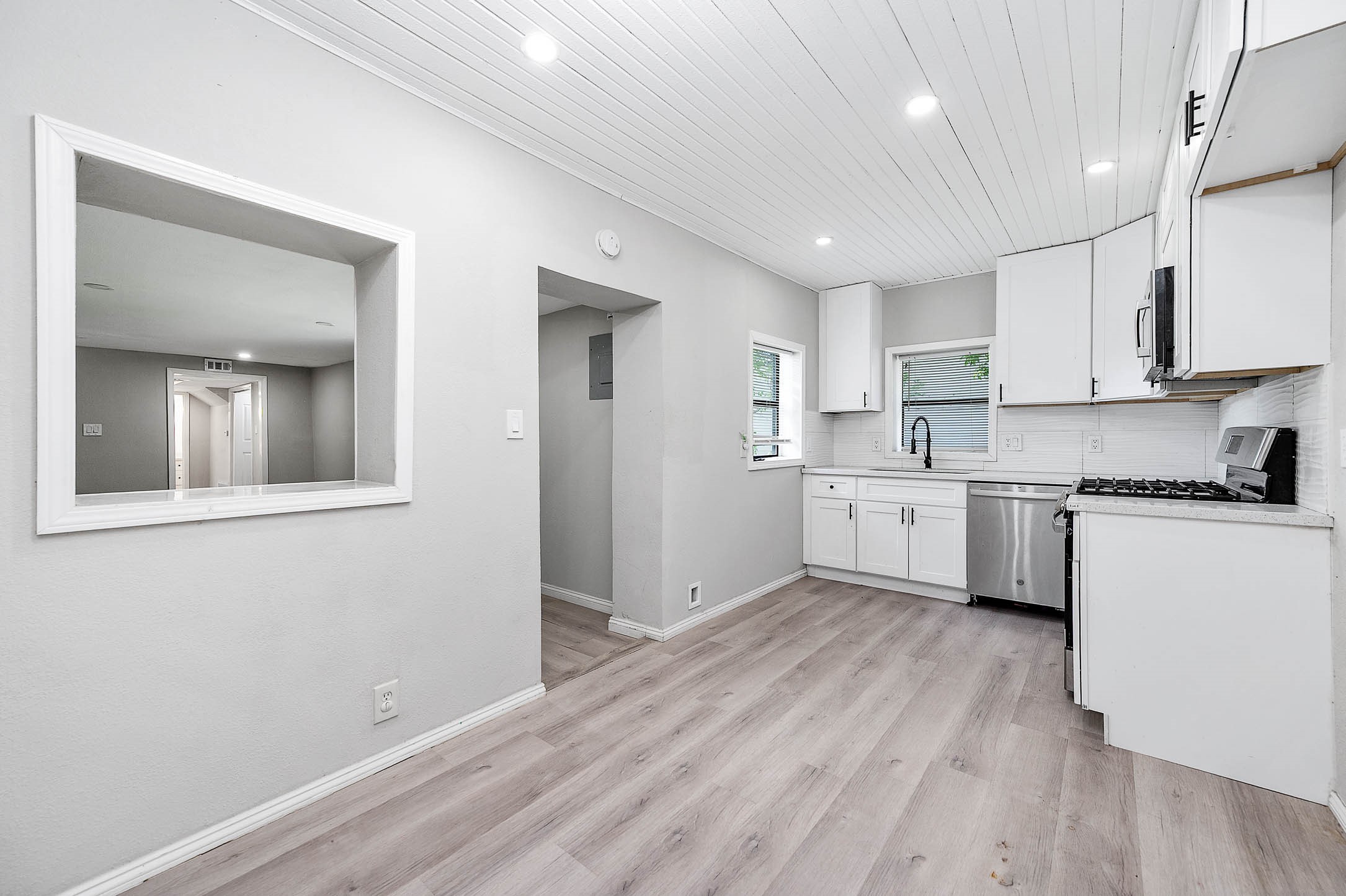 4356 A Phlox Street, Unit R1 Houston, TX 77051 - Photo 14 of 27