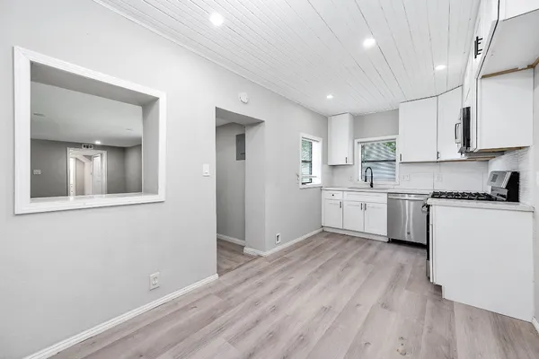 $800 | 4356 A Phlox Street, Unit R1, Houston, TX 77051