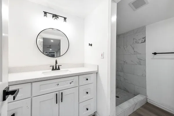 $596 | 4356 A Phlox Street, Unit R1, Houston, TX 77051