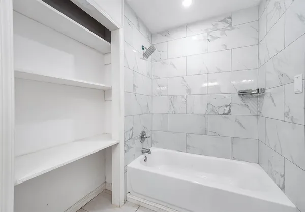 $596 | 4356 A Phlox Street, Unit R1, Houston, TX 77051