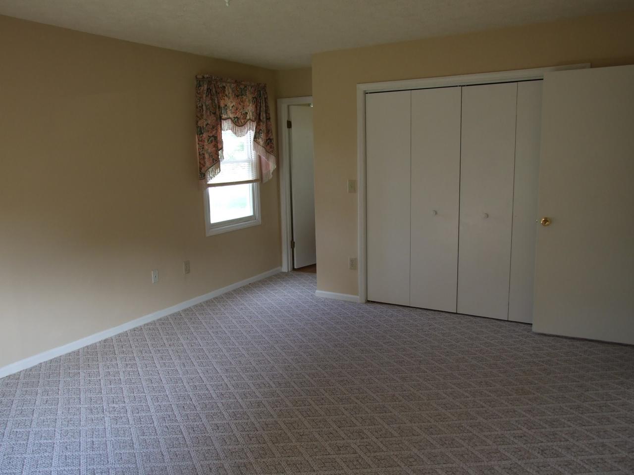 7818 Barrens Road Roanoke, VA 24019 - Photo 5 of 11 MASTER BEDROOM