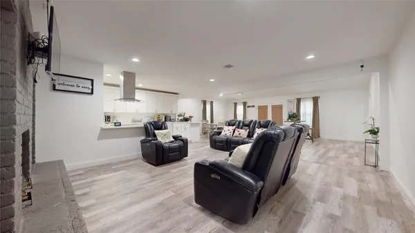 $299,500 | 827 Dondell Street, Channelview, TX 77530