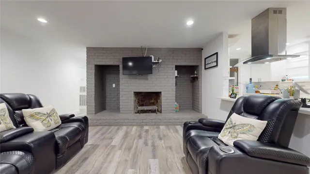 $299,500 | 827 Dondell Street, Channelview, TX 77530