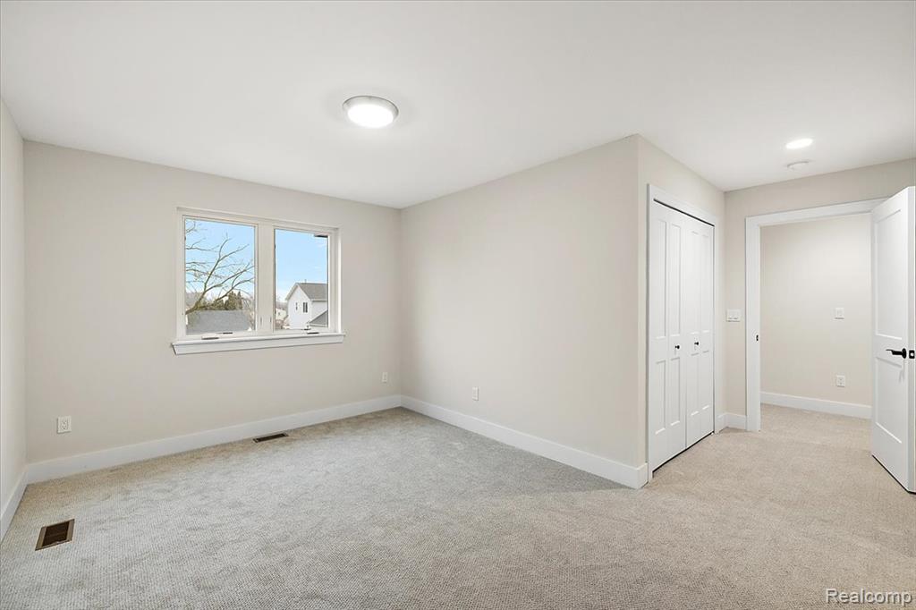 2921 Walsh Drive Rochester, MI 48309 - Photo 44 of 64