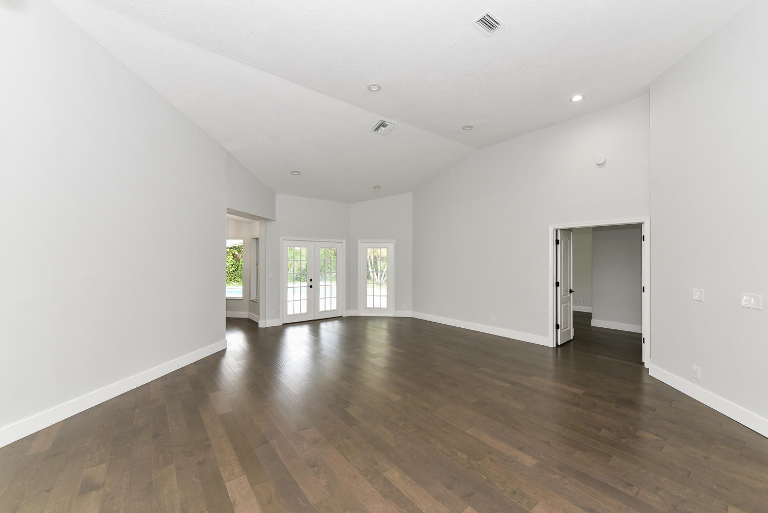 10738 Santa Rosa Drive Boca Raton, FL 33498 - Photo 13 of 39 10738 Santa Rosa Dr Boca Raton-large-015