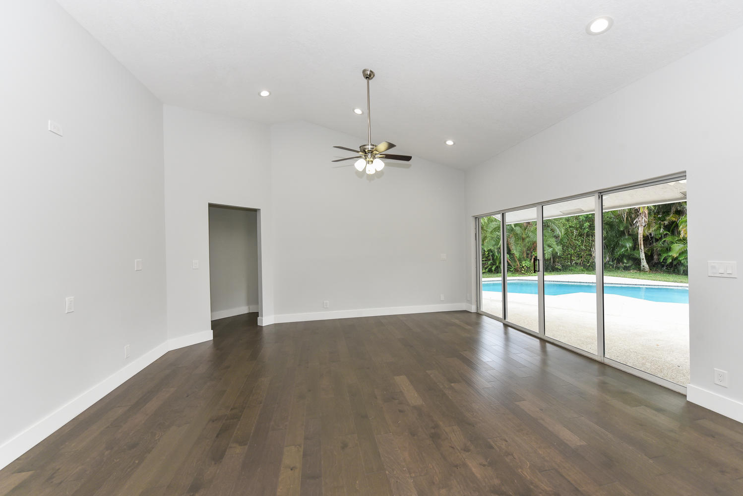 10738 Santa Rosa Drive Boca Raton, FL 33498 - Photo 25 of 39 10738 Santa Rosa Dr Boca Raton-large-023