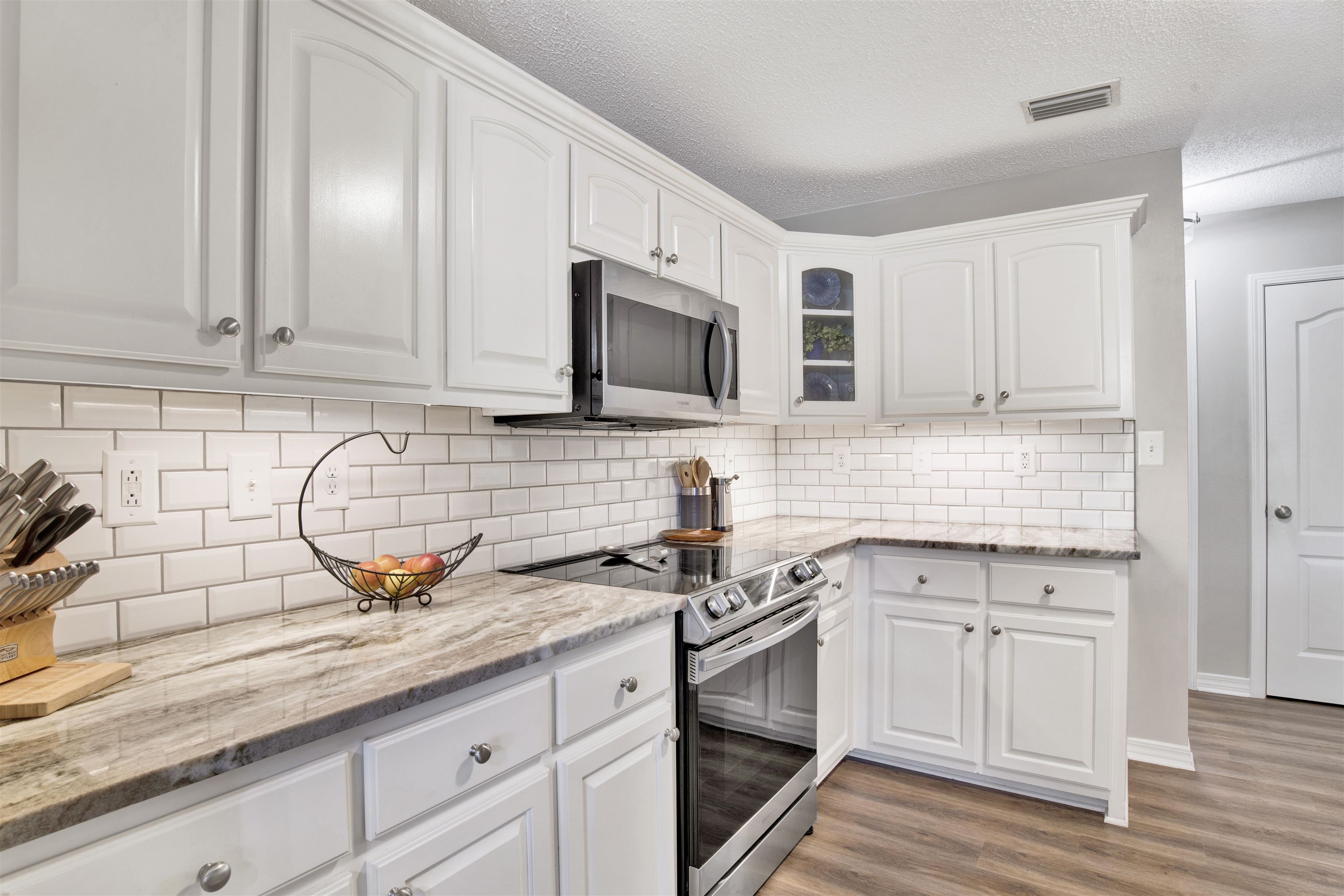 17483 East View Loop Foley, AL 36535 - Photo 18 of 30 Kitchen
