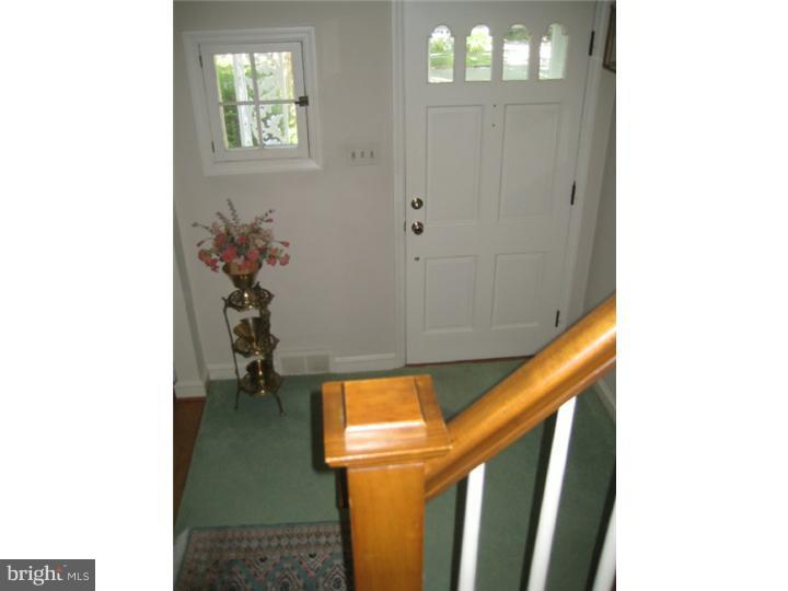 312 Waycross Road Wilmington, DE 19803 - Photo 3 of 24 Foyer
