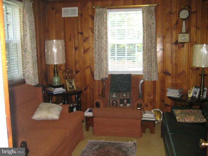 312 Waycross Road Wilmington, DE 19803 - Photo 8 of 24 Family Room