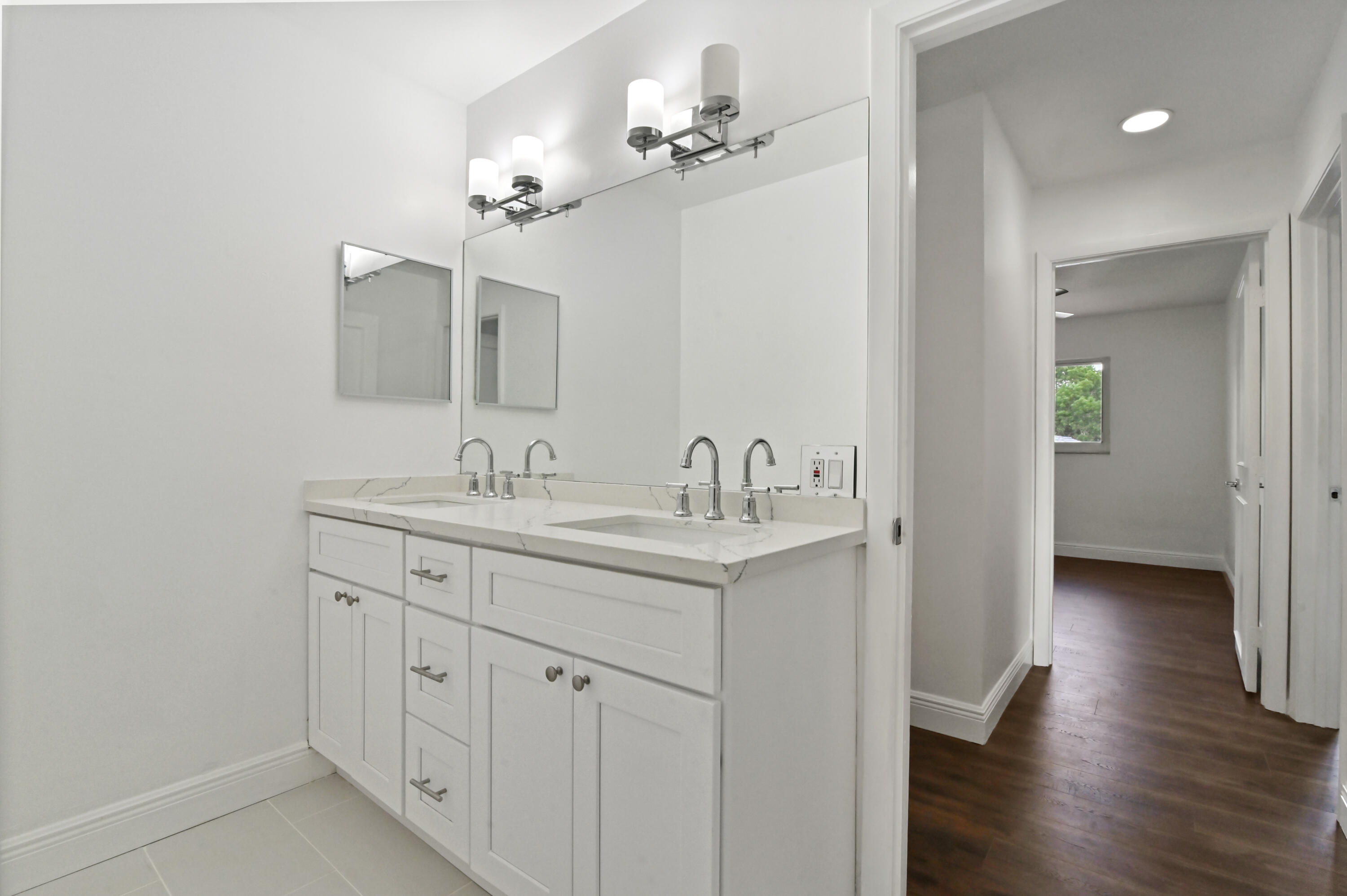 10286 Boca Springs Drive Boca Raton, FL 33428 - Photo 27 of 44 29 Bathroom 03
