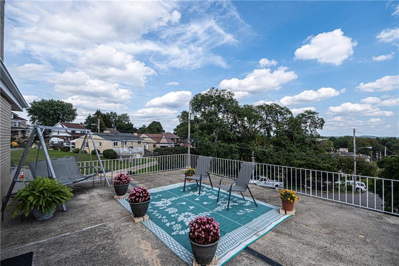 625 Main Street McKees Rocks, PA 15136 - Photo 22 of 25 HUGE PATIO