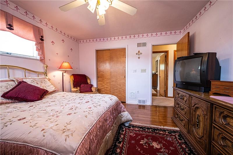 625 Main Street McKees Rocks, PA 15136 - Photo 9 of 25 MASTER BEDROOM
