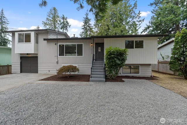 $950,000 | 18045 3rd Avenue Northeast, Shoreline, WA 98155