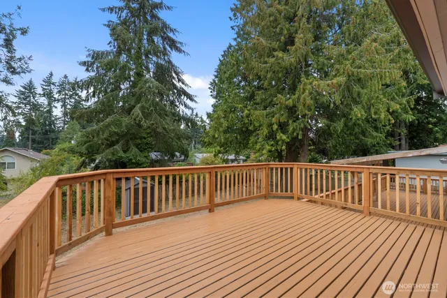 $950,000 | 18045 3rd Avenue Northeast, Shoreline, WA 98155