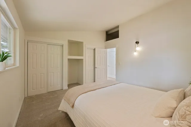 $950,000 | 18045 3rd Avenue Northeast, Shoreline, WA 98155