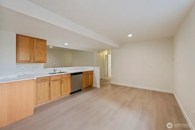 $950,000 | 18045 3rd Avenue Northeast, Shoreline, WA 98155