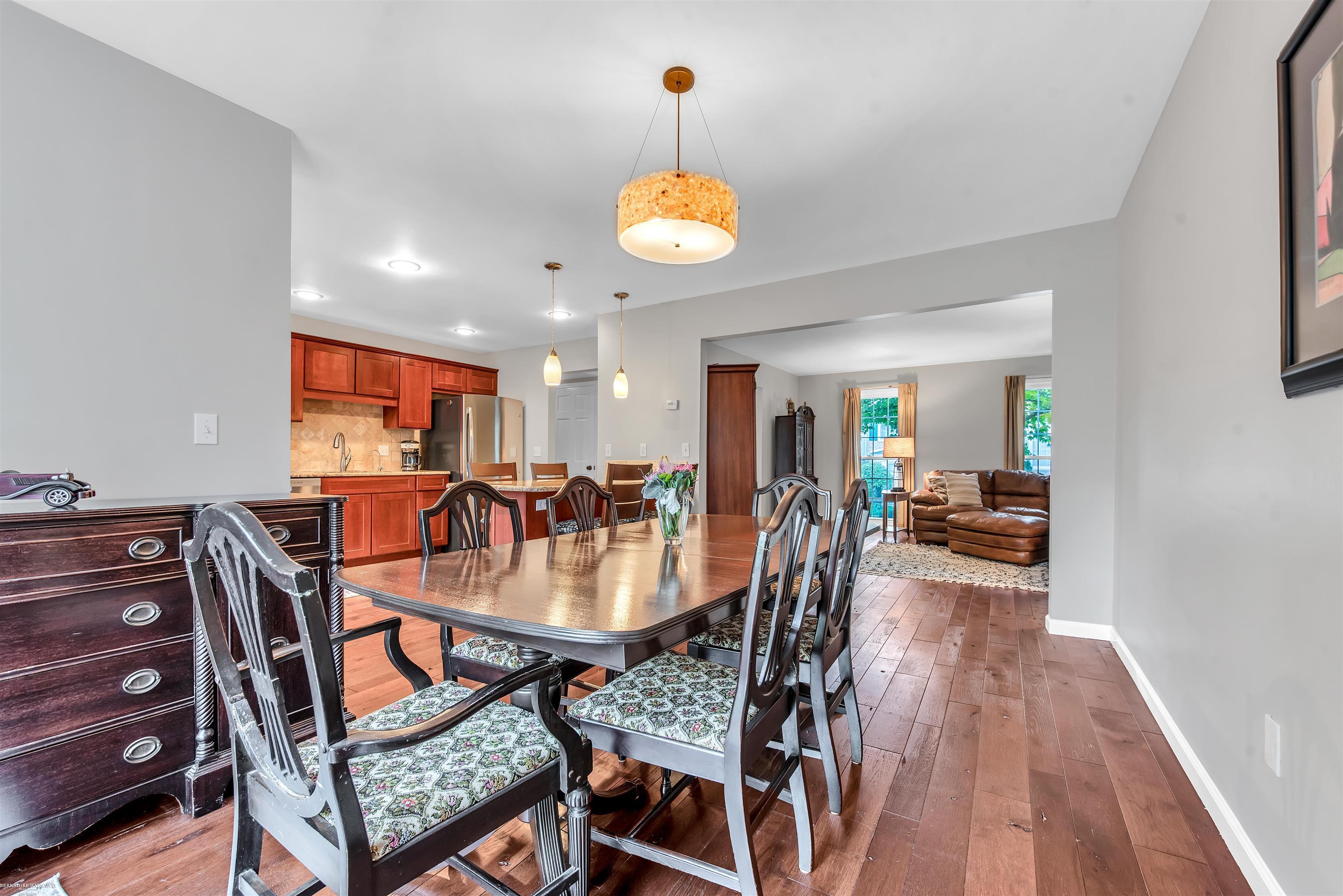 1505 Surrey Lane Rochester, MI 48306 - Photo 10 of 40 50088073-9.JPG