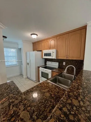 $2,250 | 12091 Southwest 140th Terrace, Unit 120, Miami, FL 33186