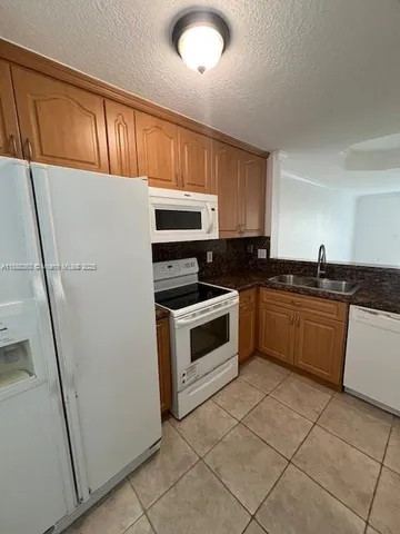 $2,250 | 12091 Southwest 140th Terrace, Unit 120, Miami, FL 33186