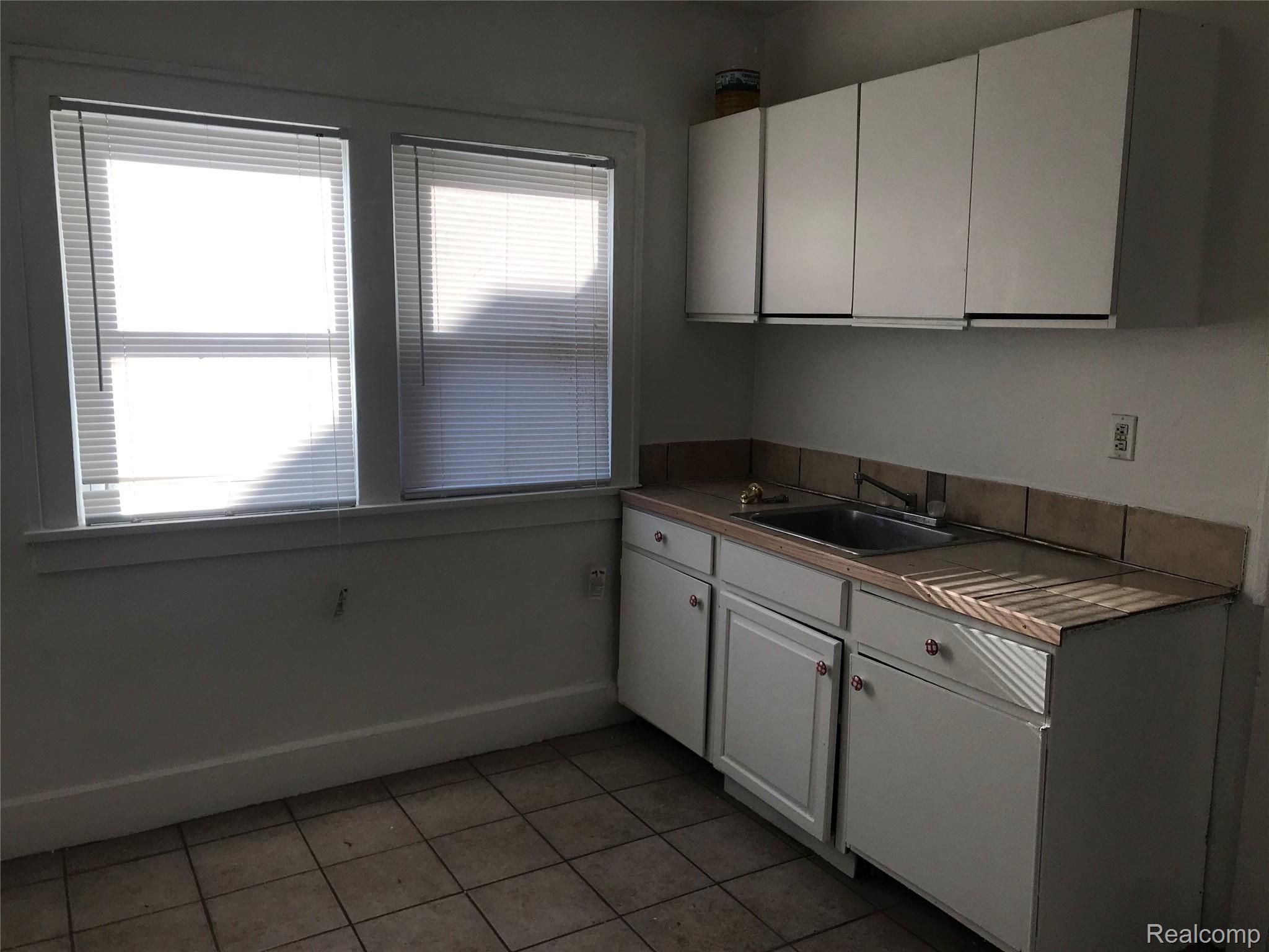 4740 Alter Road Detroit, MI 48215 - Photo 9 of 9 F2CBB883-7F5D-41E7-B36E-3237CDAC4440.jpg