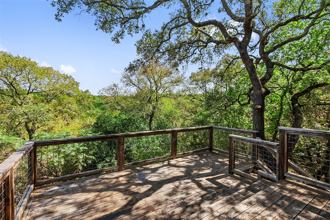 4301 Stearn's Lane Austin, TX 78745 - Photo 28 of 39 a view of a balcony with wooden floor and fence