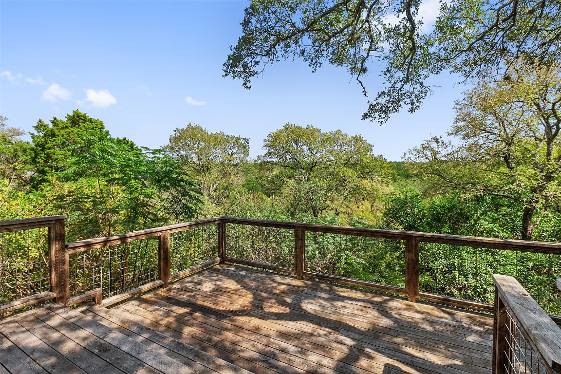 4301 Stearn's Lane Austin, TX 78745 - Photo 29 of 39 a view of a balcony with wooden fence