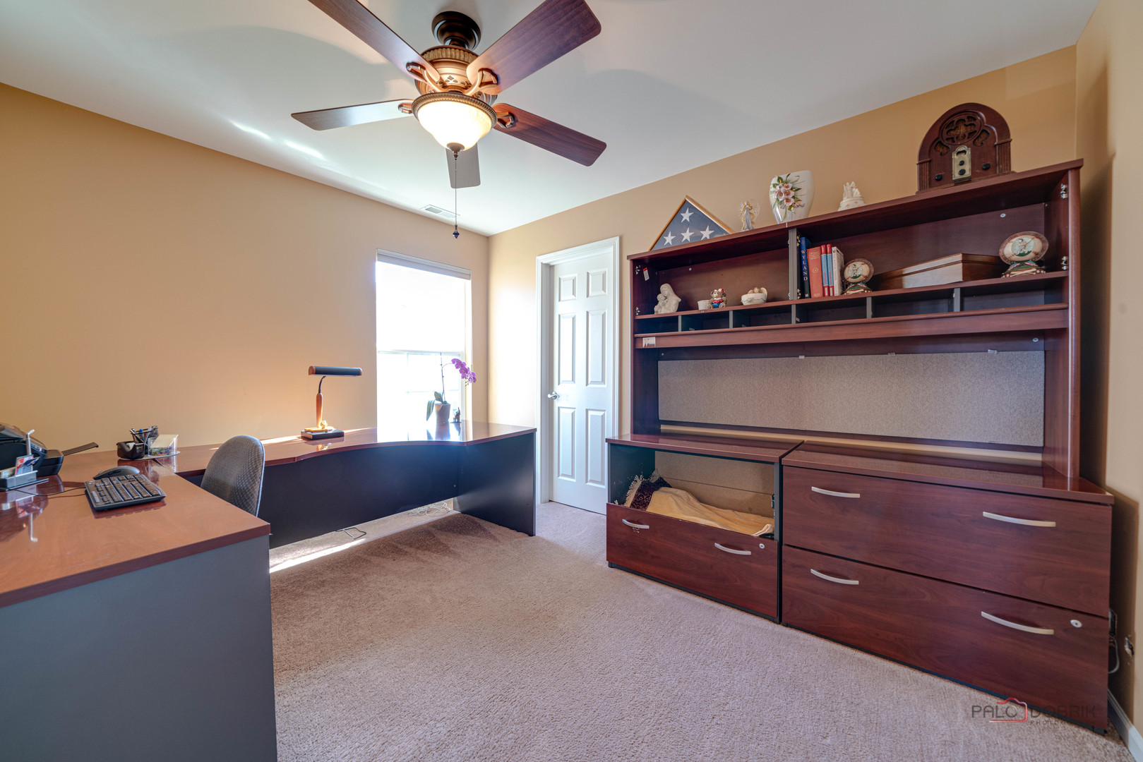 288 Shelbourne Road Volo, IL 60073 - Photo 24 of 33 a living room with furniture