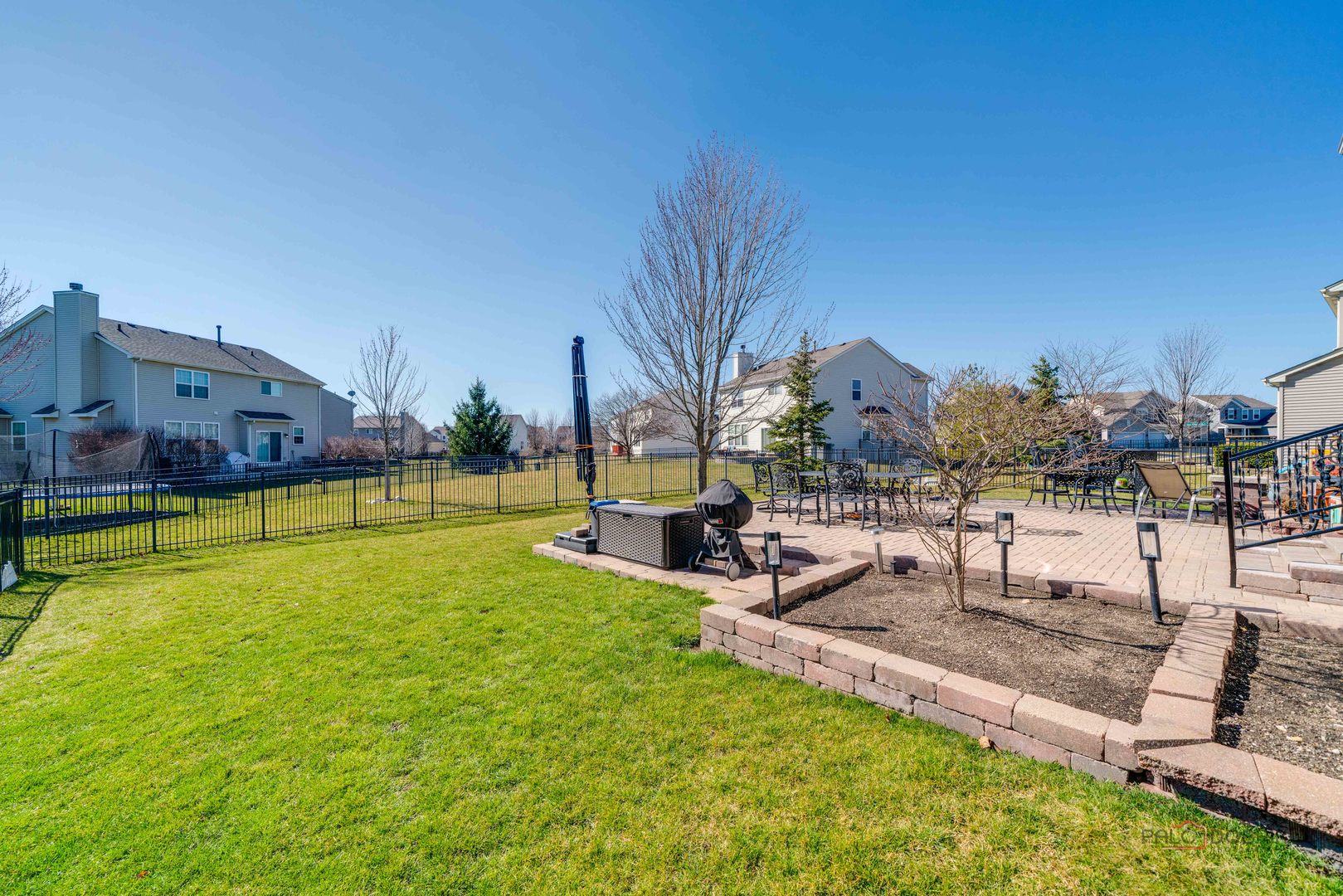 288 Shelbourne Road Volo, IL 60073 - Photo 28 of 33 a view of a swimming pool
