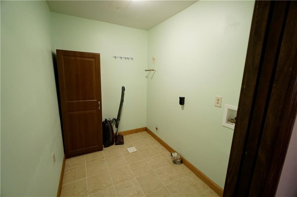 131 Charing Cross Road Indianapolis, IN 46217 - Photo 14 of 29 Gallery Image 14