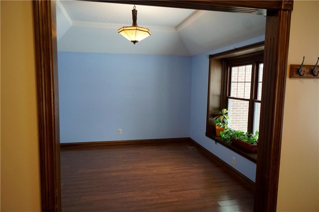 131 Charing Cross Road Indianapolis, IN 46217 - Photo 5 of 29 Gallery Image 5