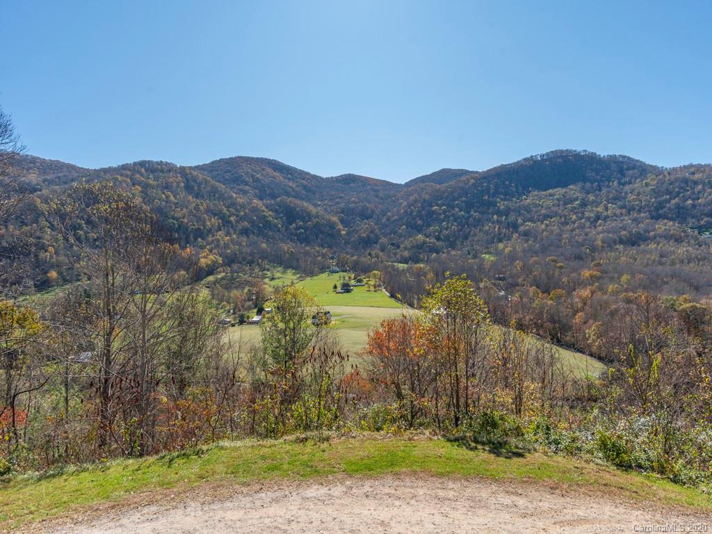 242 Way Up Yonder Road Waynesville, NC 28786 - Photo 3 of 27 Gallery Image 3