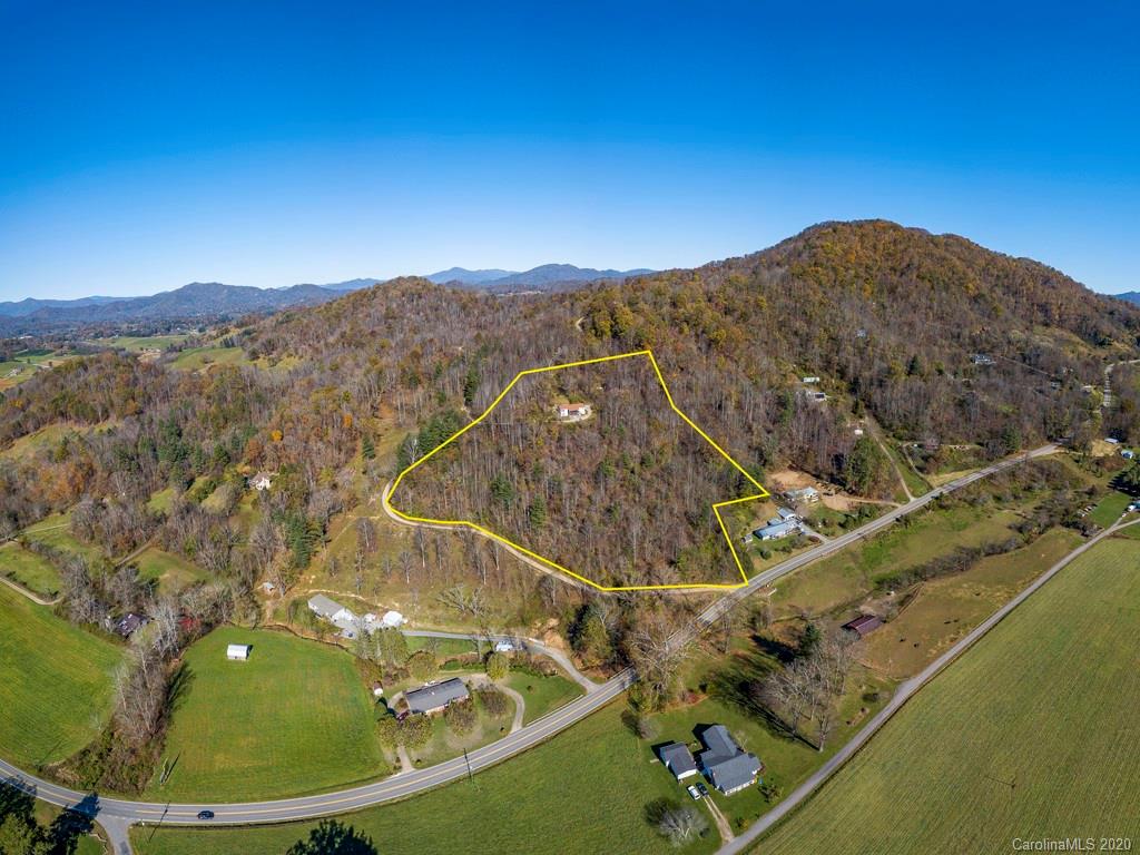 242 Way Up Yonder Road Waynesville, NC 28786 - Photo 4 of 27 Gallery Image 4