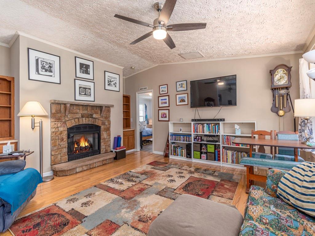 242 Way Up Yonder Road Waynesville, NC 28786 - Photo 6 of 27 Gallery Image 6