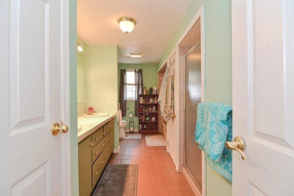 34 South Spencer Road Spencer, MA 01562 - Photo 11 of 34