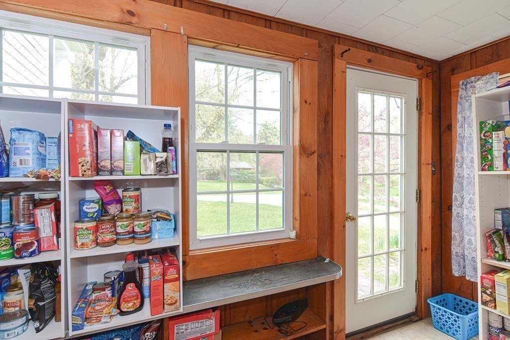 34 South Spencer Road Spencer, MA 01562 - Photo 9 of 34