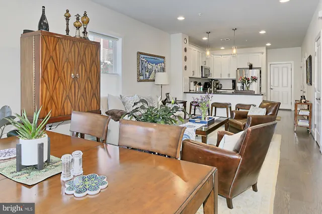 $4,300 | 1915 Main Line Boulevard, Unit 101, Alexandria, VA 22301