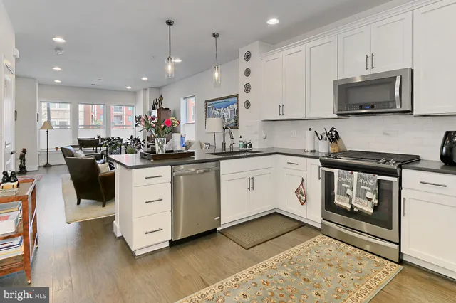 $4,300 | 1915 Main Line Boulevard, Unit 101, Alexandria, VA 22301