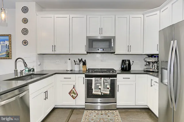 $4,300 | 1915 Main Line Boulevard, Unit 101, Alexandria, VA 22301