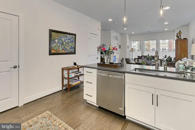 $4,300 | 1915 Main Line Boulevard, Unit 101, Alexandria, VA 22301