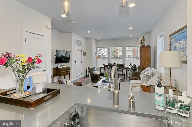 $4,300 | 1915 Main Line Boulevard, Unit 101, Alexandria, VA 22301