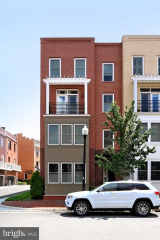 $4,300 | 1915 Main Line Boulevard, Unit 101, Alexandria, VA 22301