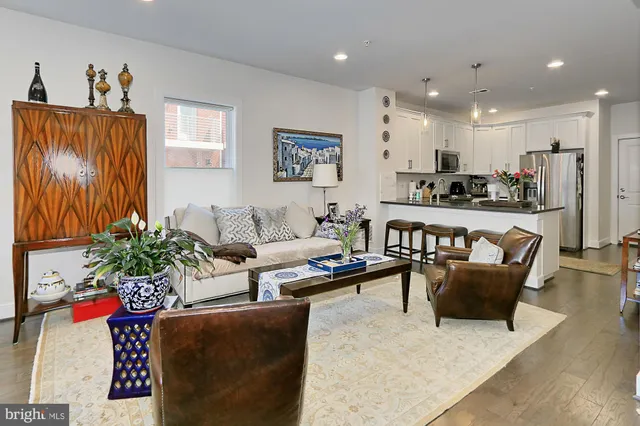 $4,300 | 1915 Main Line Boulevard, Unit 101, Alexandria, VA 22301