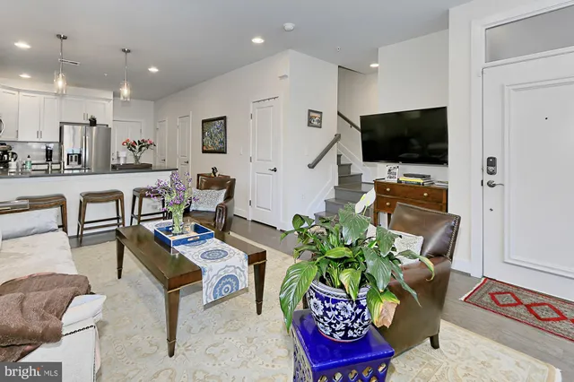 $4,300 | 1915 Main Line Boulevard, Unit 101, Alexandria, VA 22301