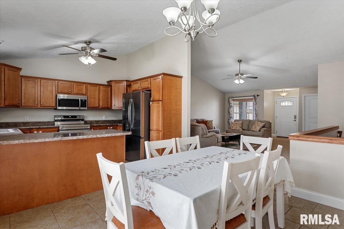 2907 Cindy Lane Springfield, IL 62711 - Photo 7 of 33