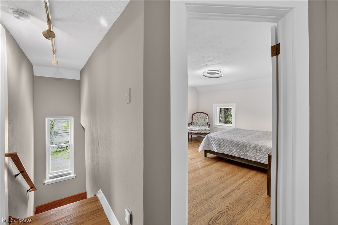 9509 Shaw Road Spencer, OH 44275 - Photo 22 of 48 Second floor hallway