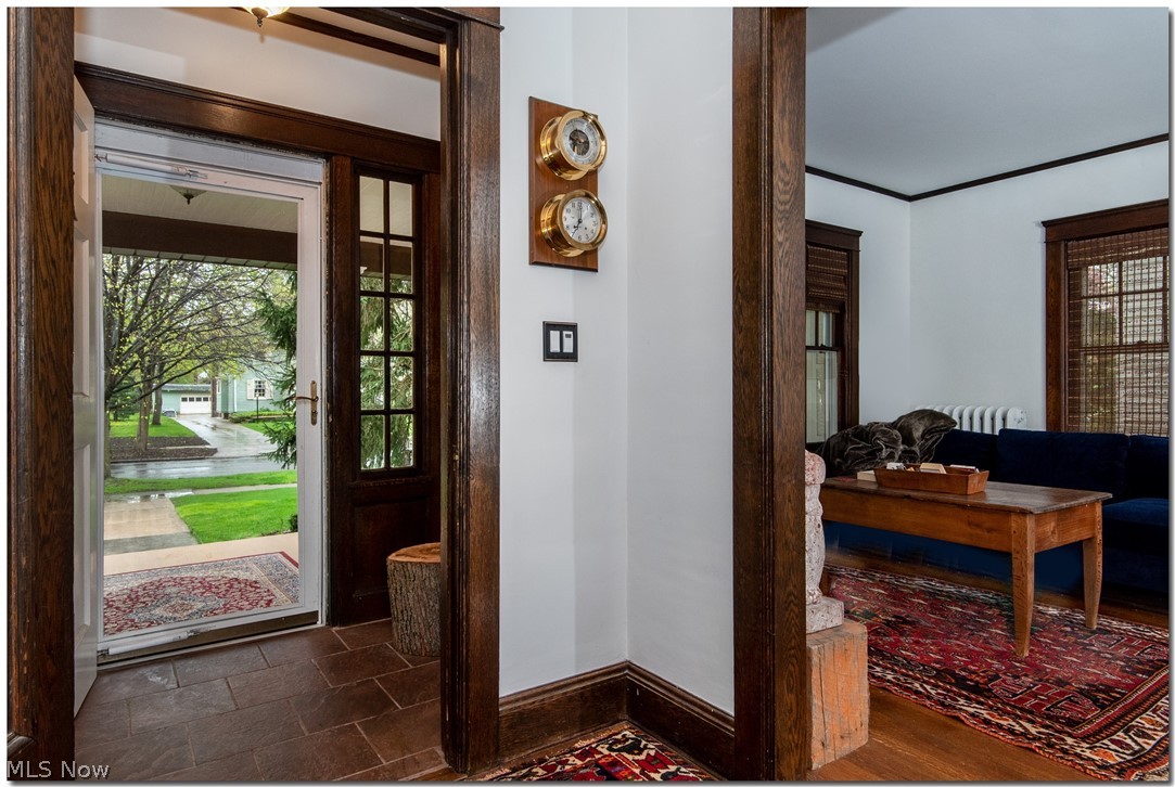 2981 Scarborough Road Cleveland, OH 44118 - Photo 4 of 34 Gallery Image 4