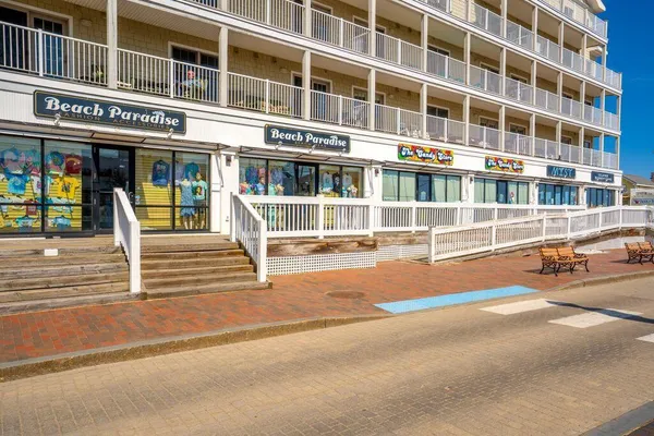 $275,000 | 1 Jeanette Avenue, Unit 5, Old Orchard Beach, ME 04064