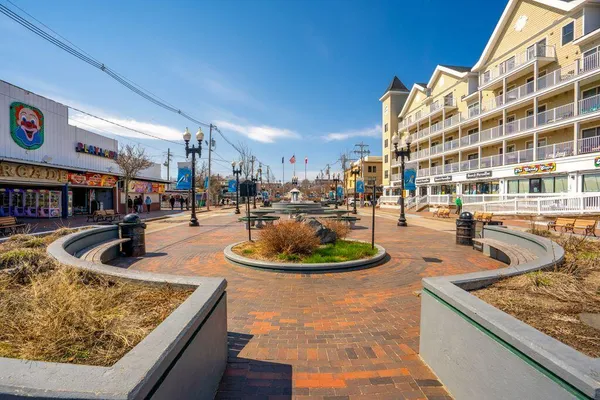 $275,000 | 1 Jeanette Avenue, Unit 5, Old Orchard Beach, ME 04064