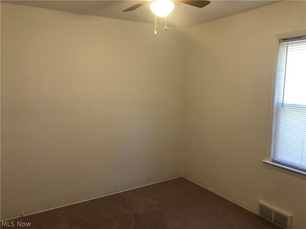 2553 Greenvale Road Cleveland, OH 44121 - Photo 14 of 17