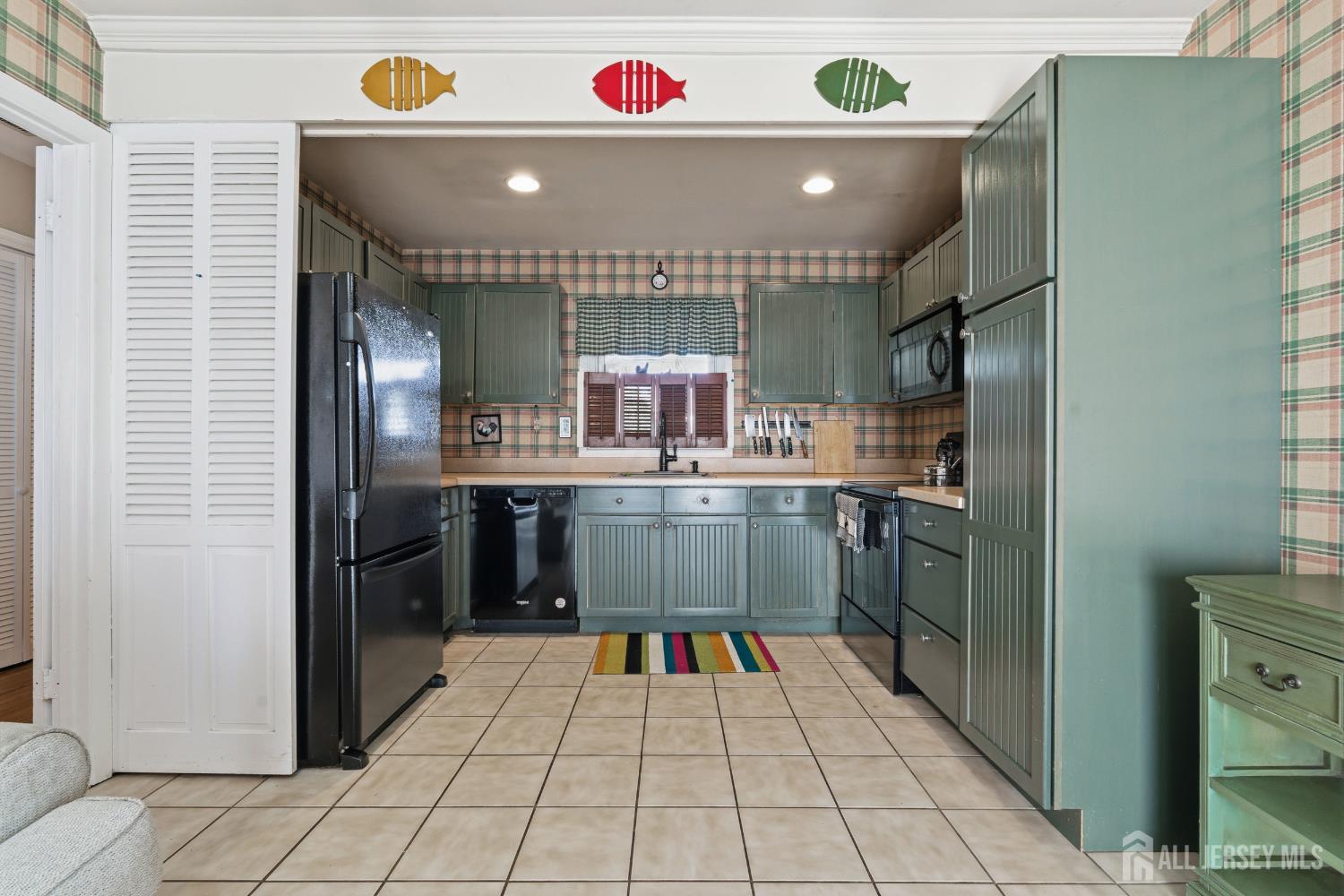 27 Summerall Road Somerset, NJ 08873 - Photo 11 of 34